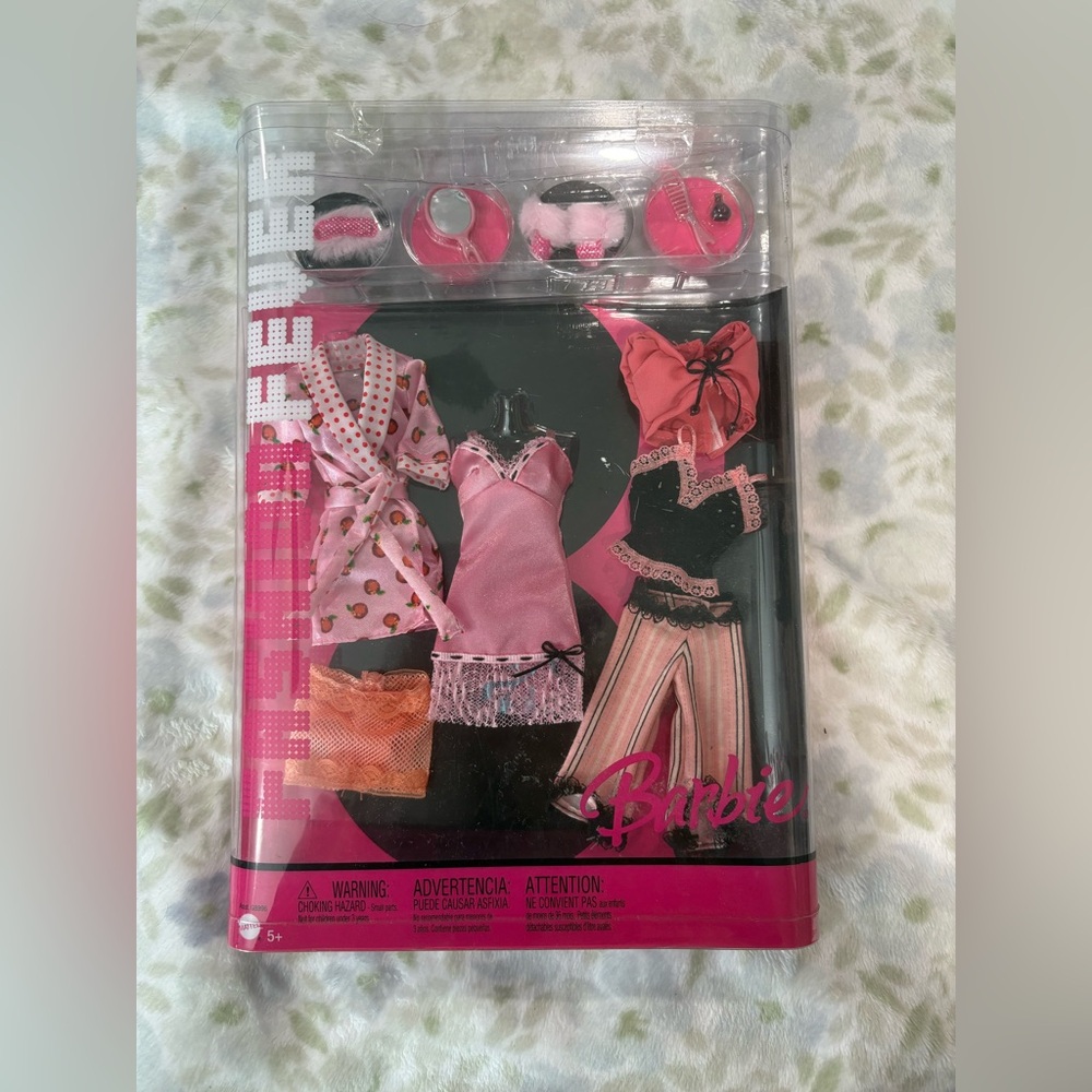 2005 Barbie Fashion Fever